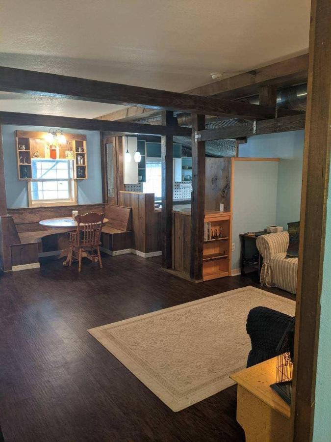 Bunkhouse Farm Stay Fort White Exterior foto